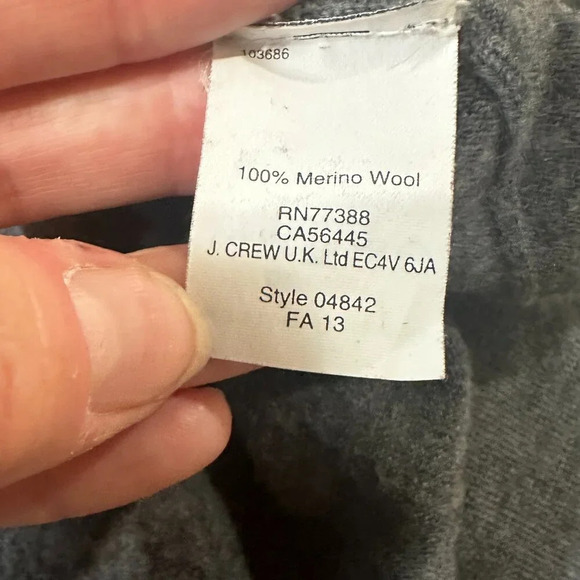 J. CREW 100% Merino Wool Grey V Neck Classic Sweater - size small - Picture 11 of 11